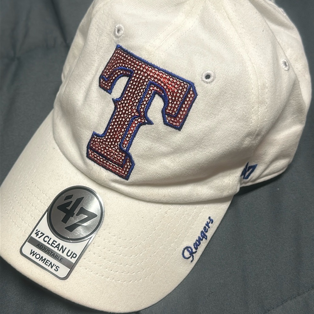 Texas Rangers Women’s White + sequin “T” baseball hat